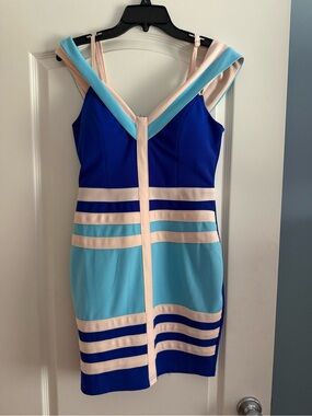 Entry Blue and Light Blue Colorblock Mini Dress with Cream Accents